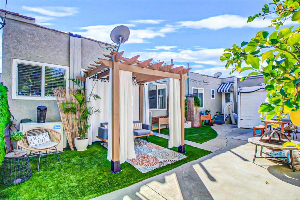 Charming 2BR-2BA Home in the Heart of LA – HUD