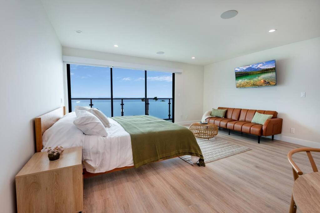 Coastal Paradise Suite Sleeps 3