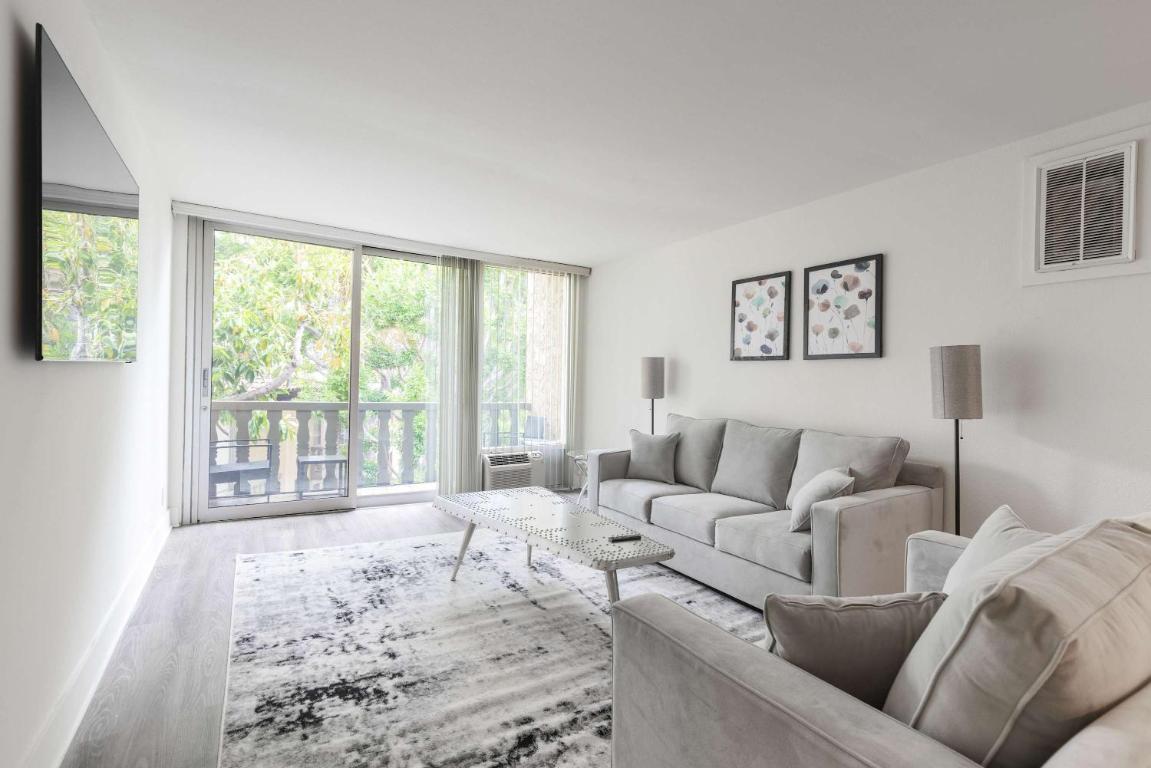 Cozy Luxury Apartment WeHo Boys Town med