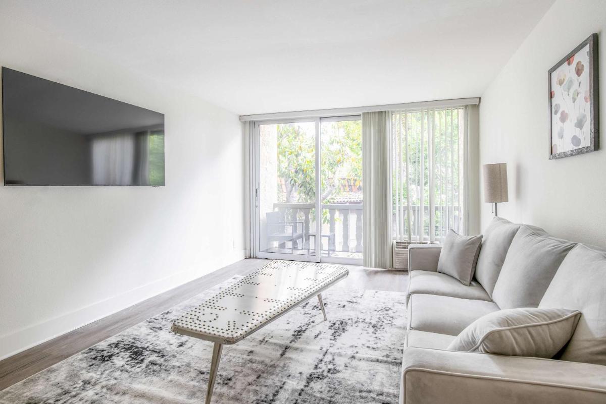 Cozy Luxury Apartment WeHo Boys Town med