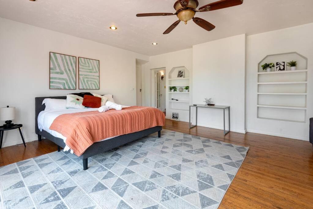 Image 2 of Exclusive 5BR House Central LA Ideal for Group