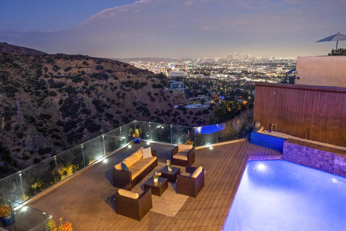 Hollywood Hills Infinity Villa