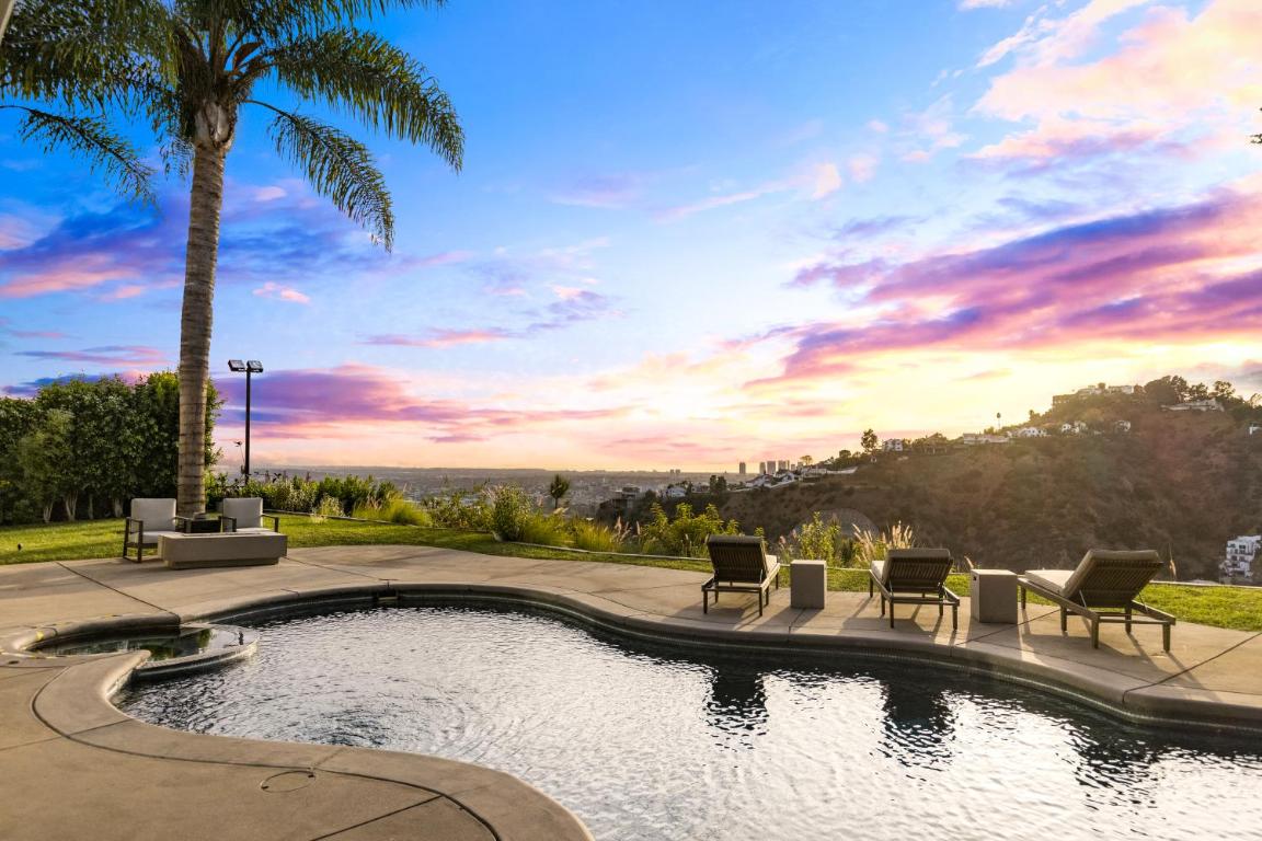 Hollywood Hills Luxury Modern Home with Pool & Sunset views