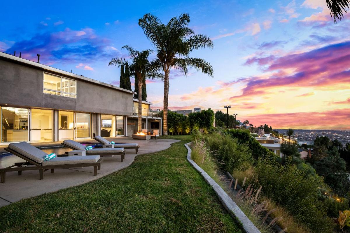 Hollywood Hills Luxury Modern Home with Pool & Sunset views