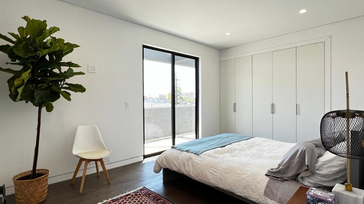 Image 2 of Luxurious Venice Oasis Home
