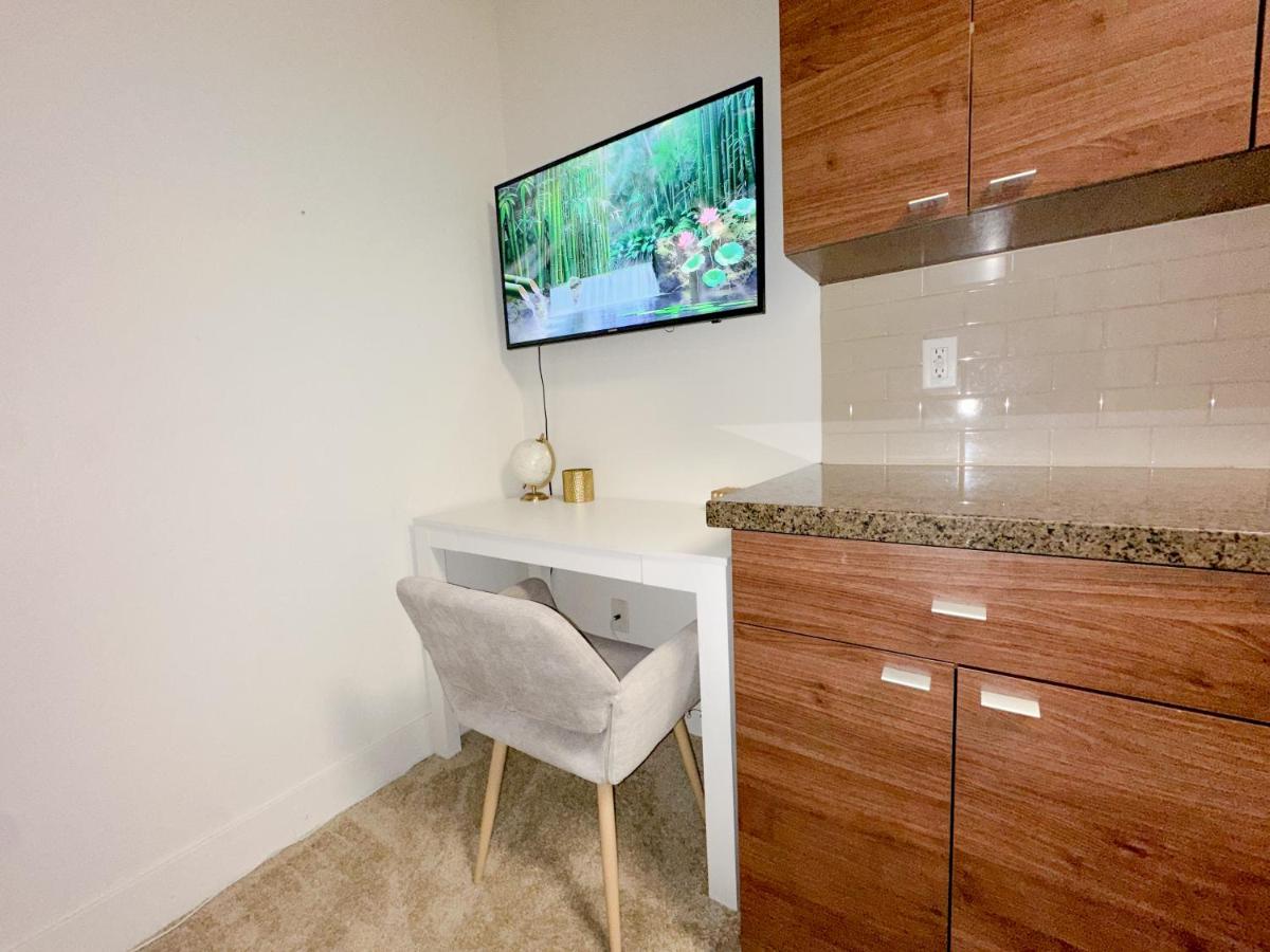 Luxury ApartStudio Marina Del Rey Pool, Gym, Parking, Jacuzzi, BBQ