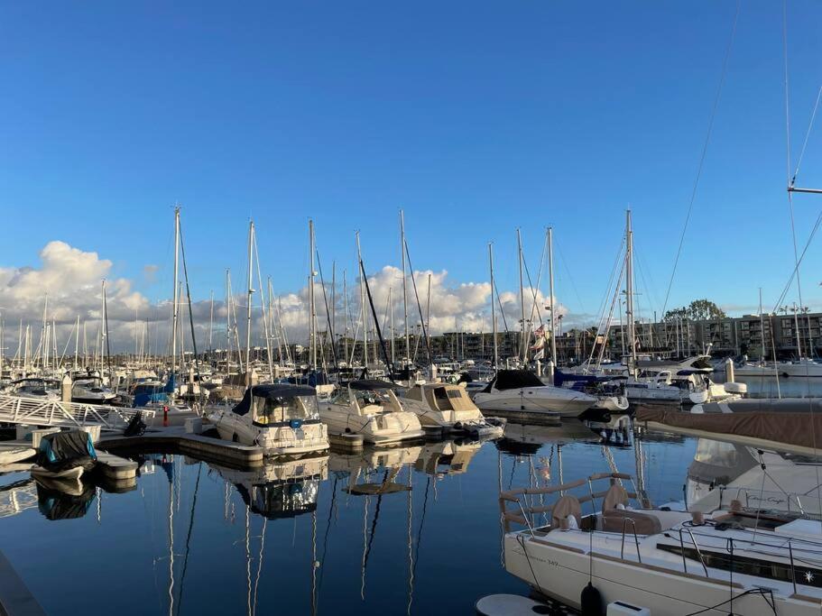 Luxury Haven Sleeps 3 Along The Famous Marina Walk