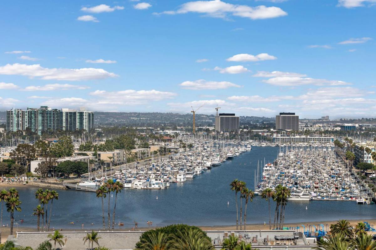 Marina appartement with beach view