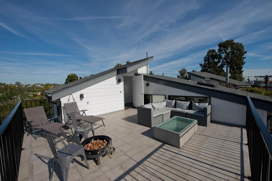 Modern Loft Rooftop Deck Venice Beach Apts