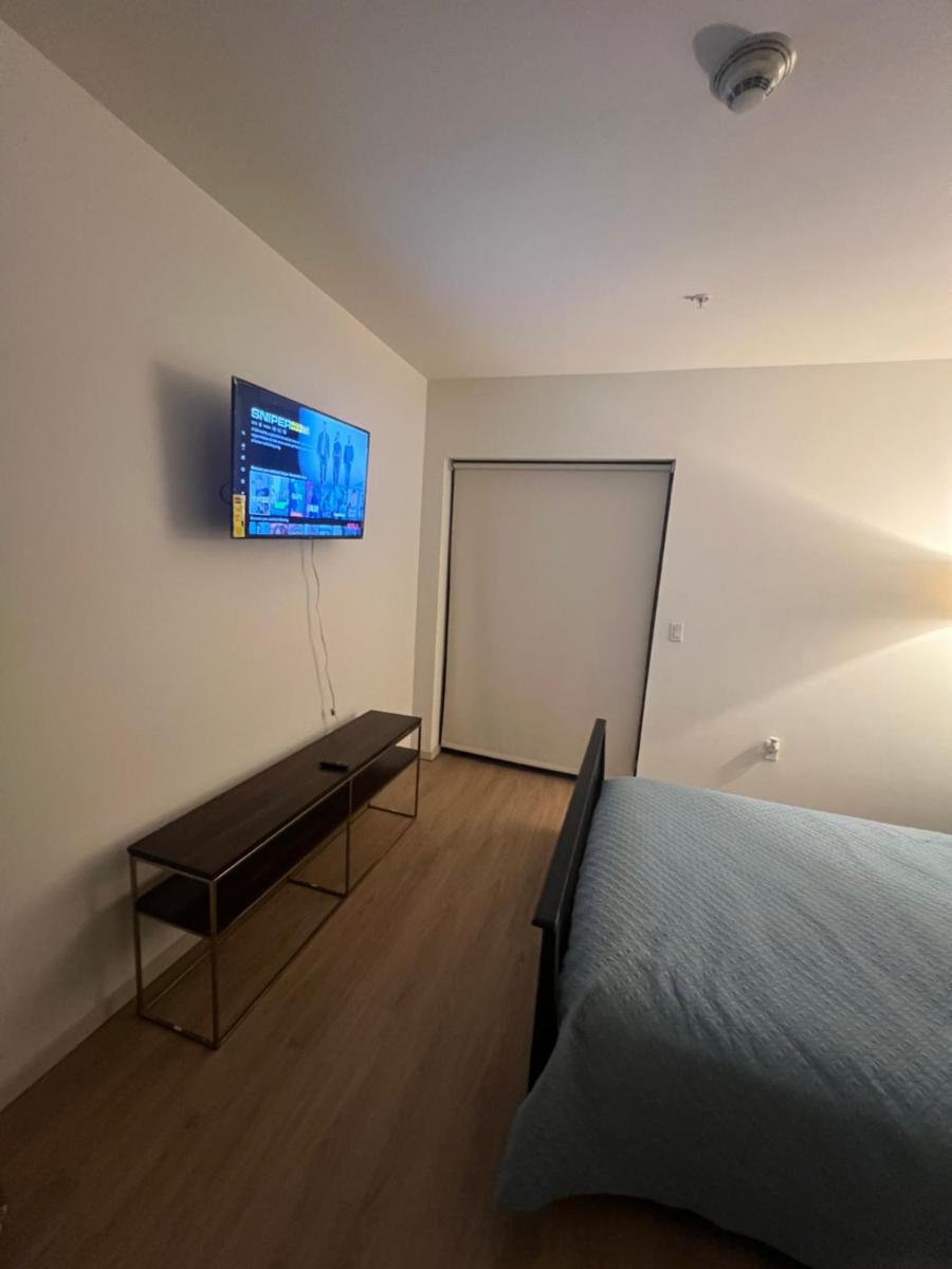 NOHO 1BR w Parking