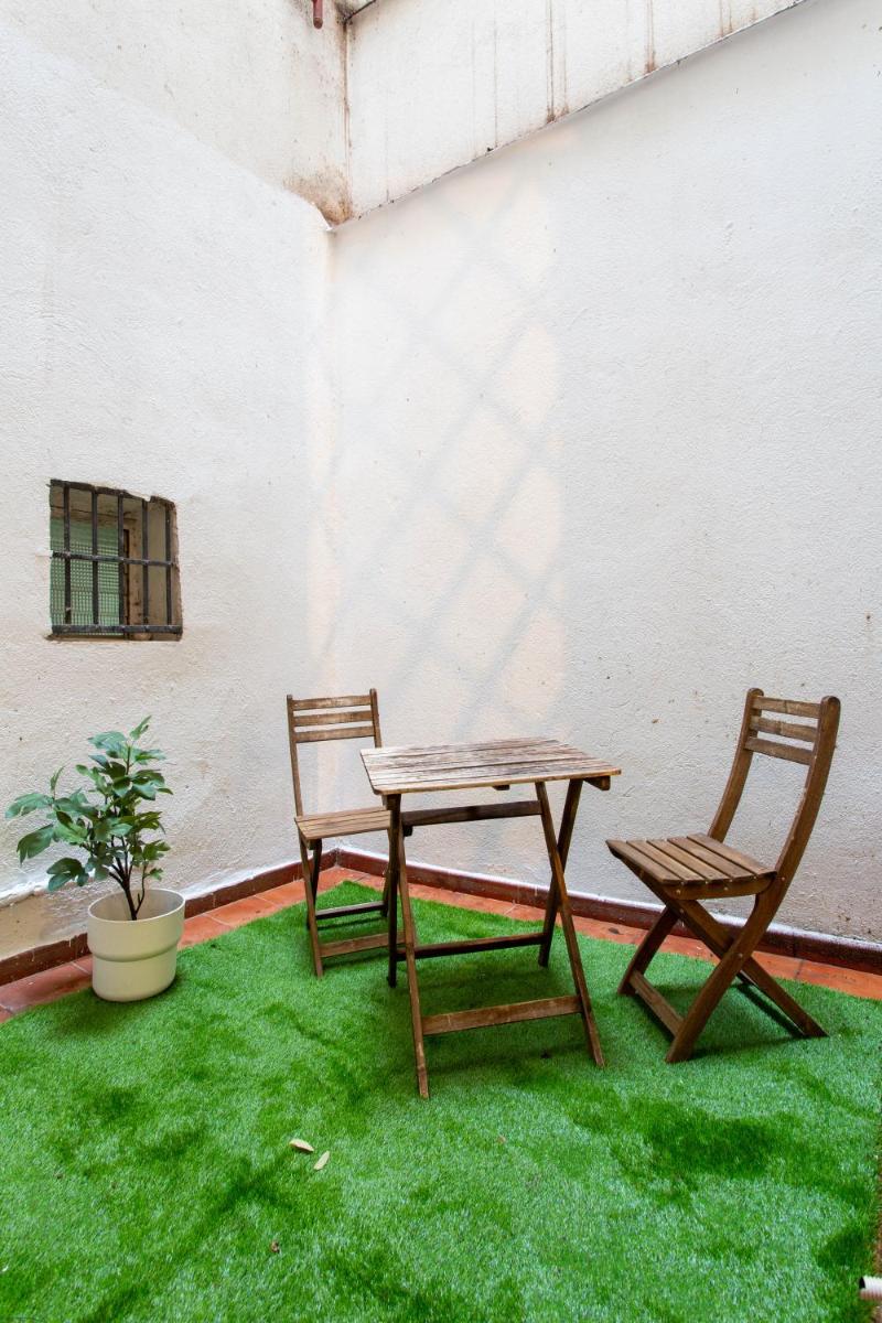 Apt + patio privado Atocha Delicias Madrid Rio