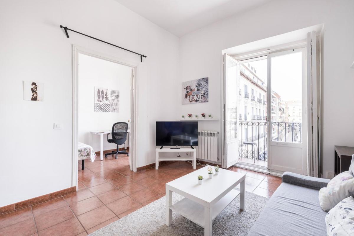 Comfy 4 rooms apt in the heart of Chueca (Madrid center)