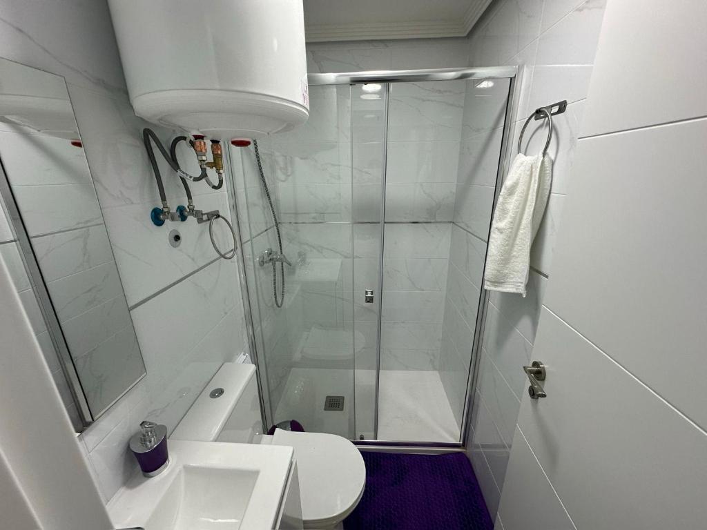 Habitación doble o compartida con baño privado en el centro de Madrid