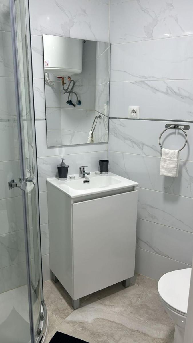 Habitación doble o compartida con baño privado en el centro de Madrid