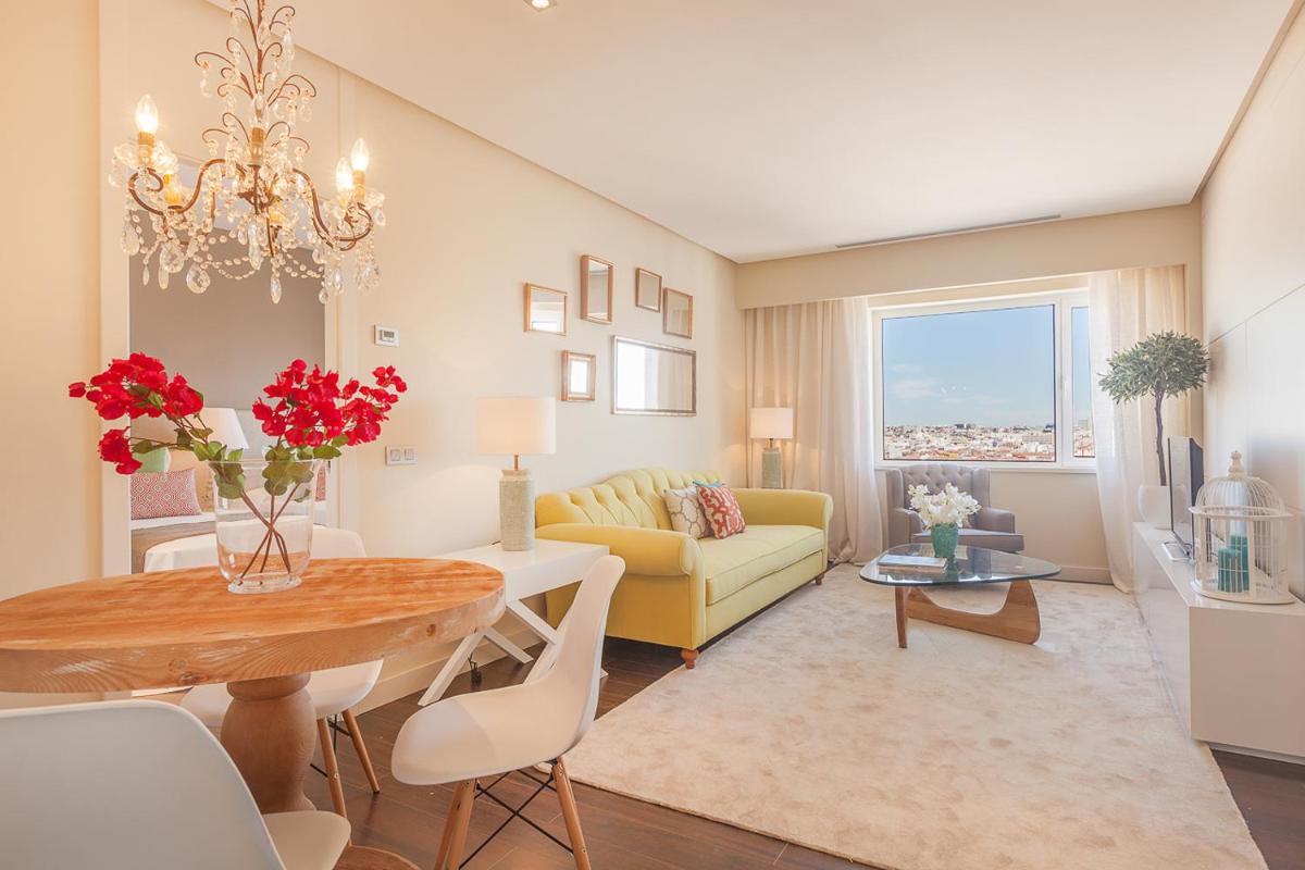 Homeclub Exclusive Flat at Madrid Tower