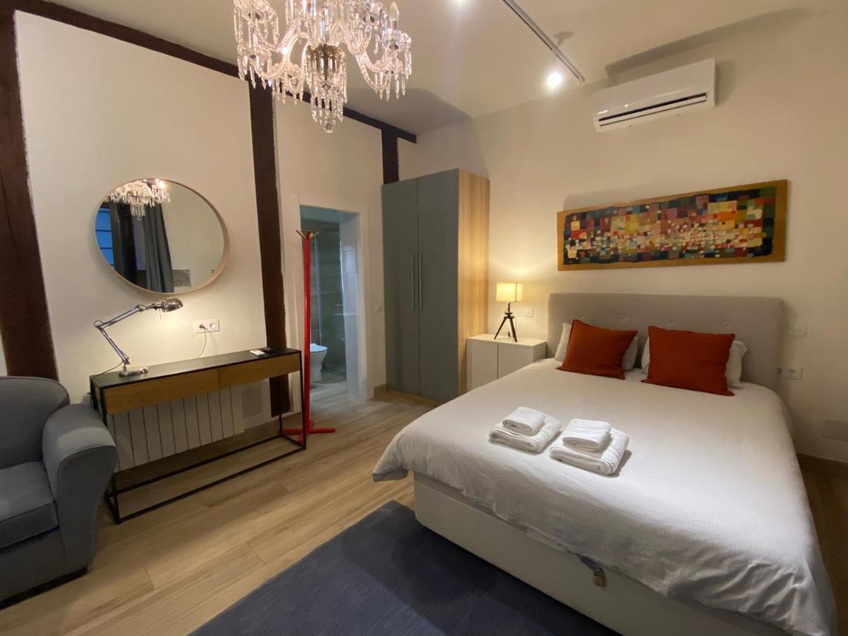 Opera Suites Fidelio , cozy studio in the very center of Madrid