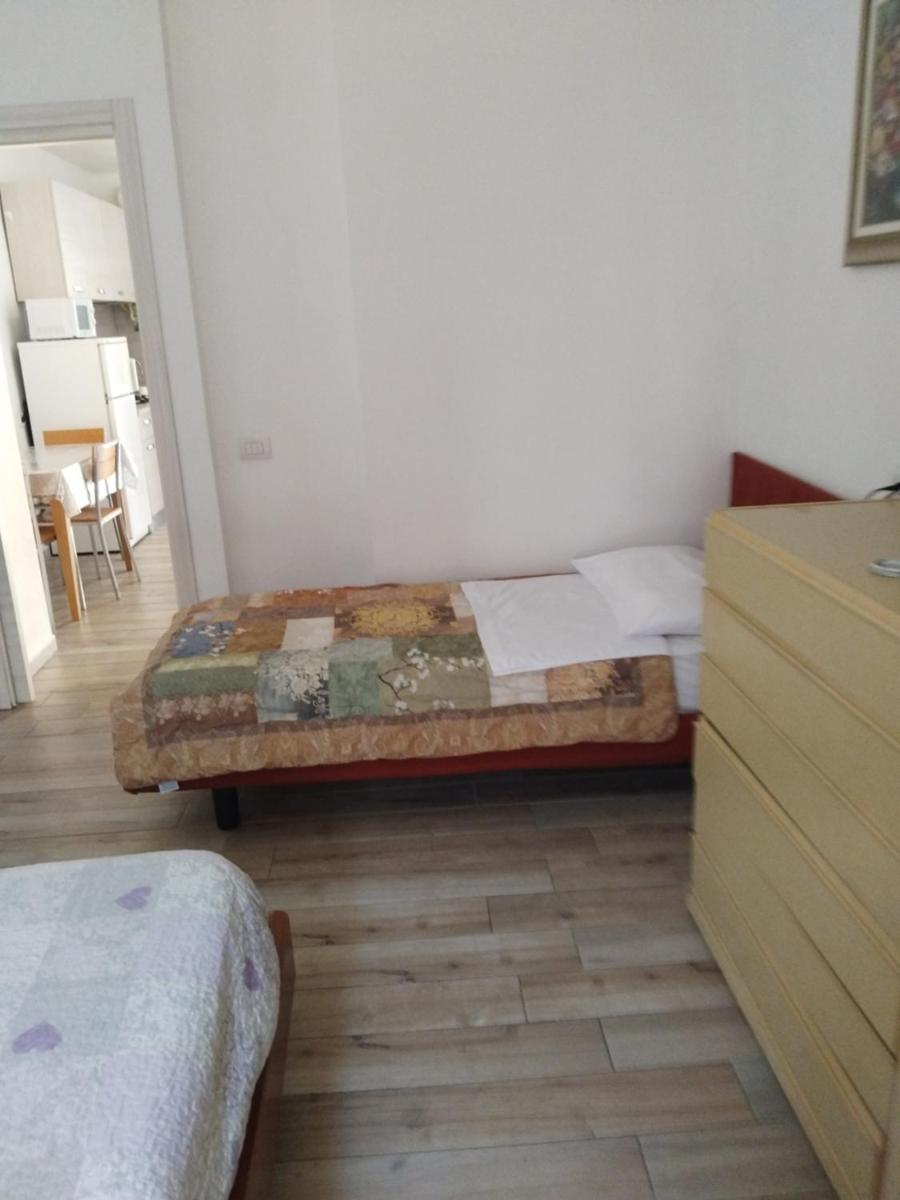 3 rooms station Central free parking