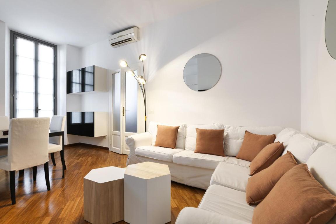 Charming San Babila Apt.