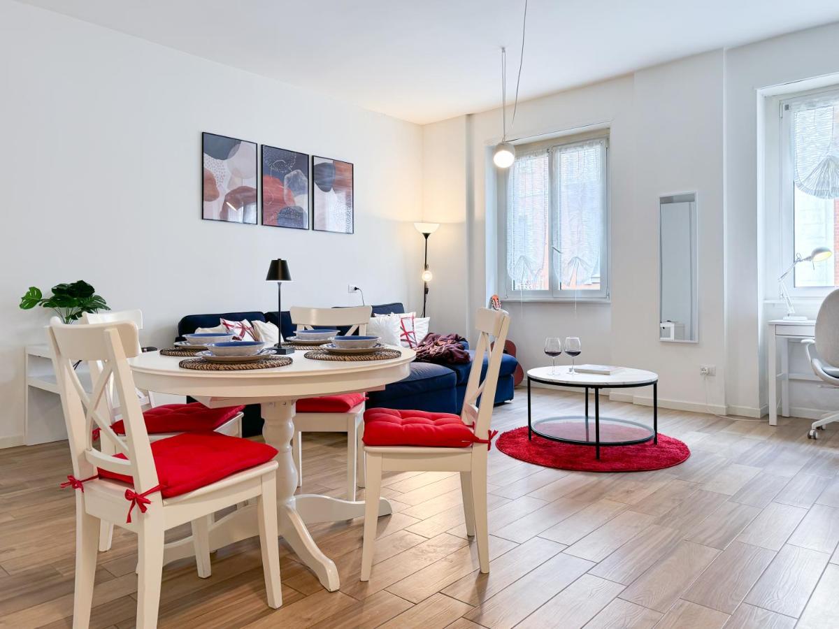 Chic & Roomy Flat in the Heart of Milan Navigli District