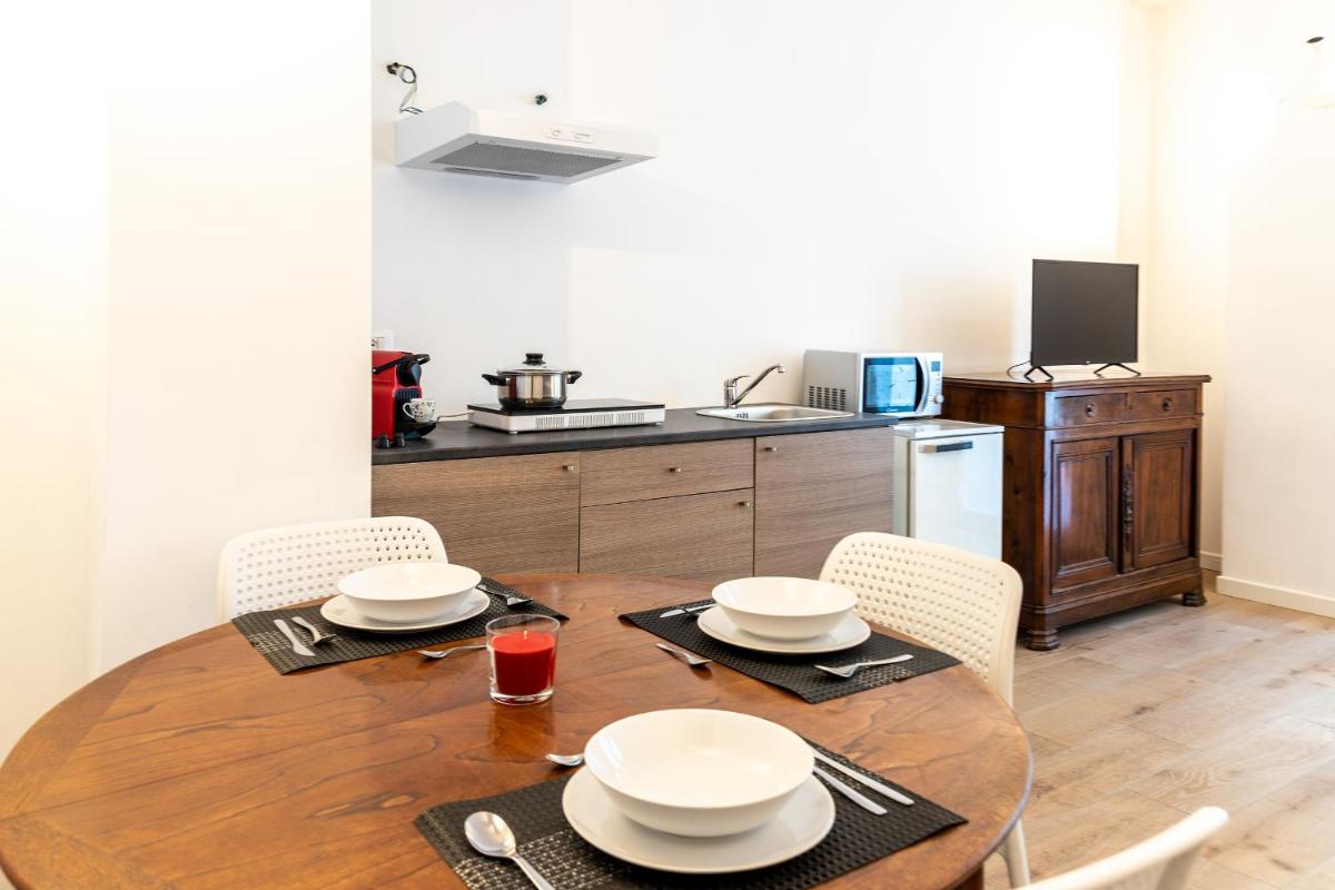 City Centre Apartment – 10 Minutes to Duomo – FREE Wifi e Netflix