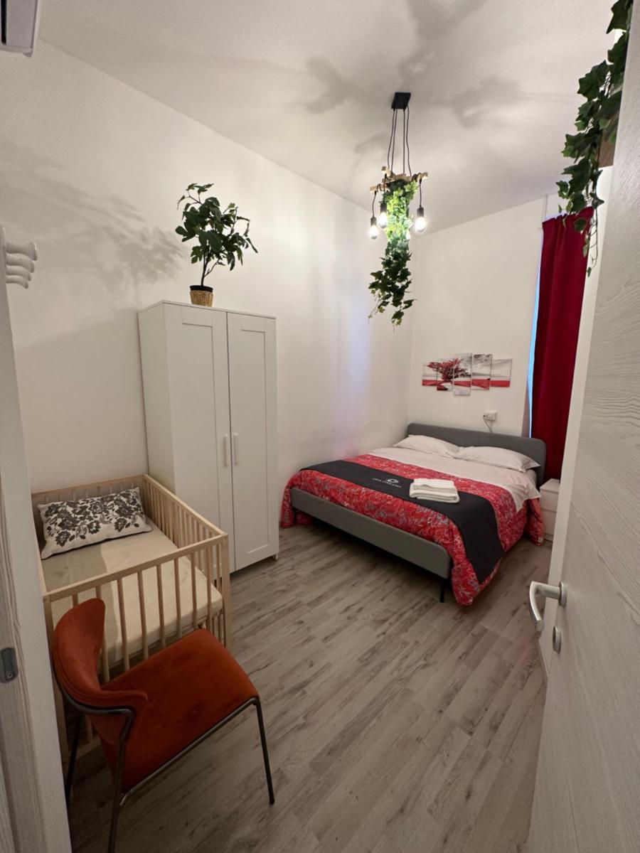 Dea Dreams APARTMENT Piazzale Lodi Wi-Fi Metro a 2 passi