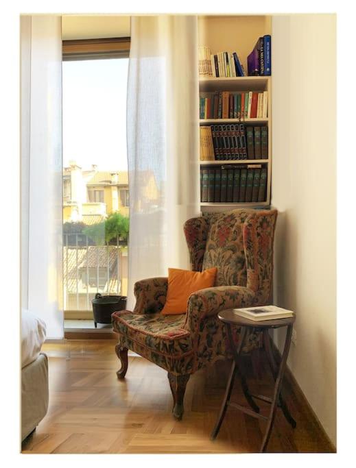 Elegant Apartment San Babila ,5 minutes from Duomo