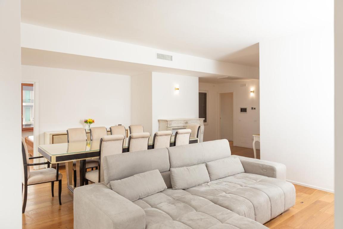 FREE Parking – 5 Star – Sauna Luxury Apartment