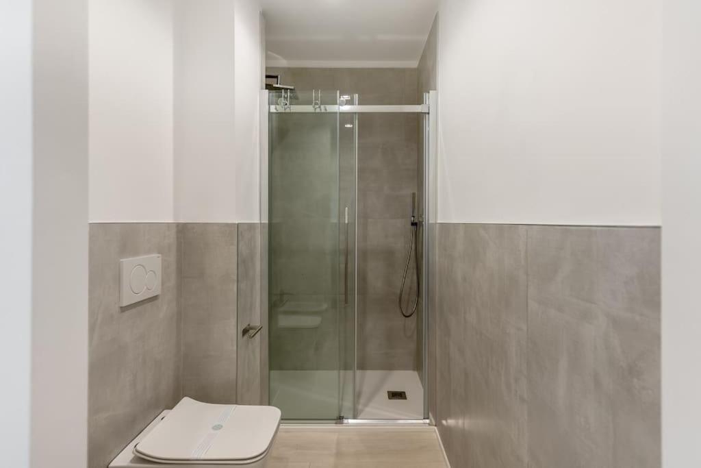 Free Parking – 1 Min Metro to Duomo – Loft Moderno