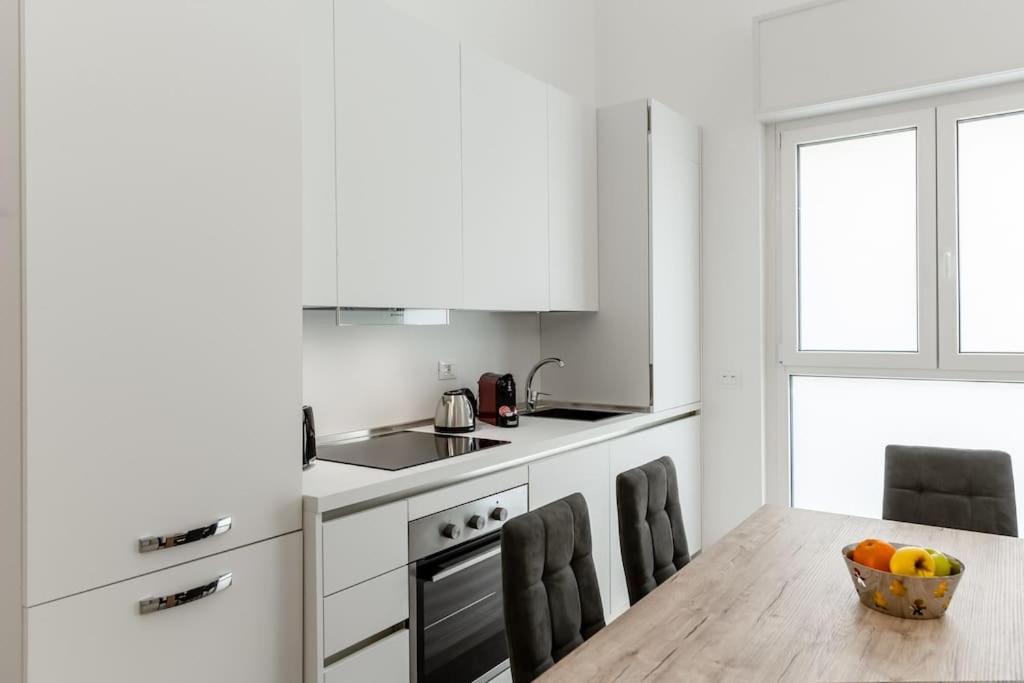 Free Parking – 1 Min Metro to Duomo – Loft Moderno