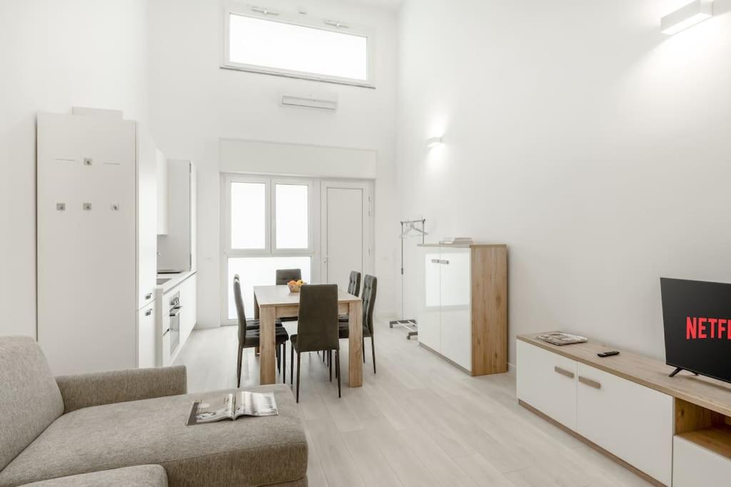 Free Parking – 1 Min Metro to Duomo – Loft Moderno