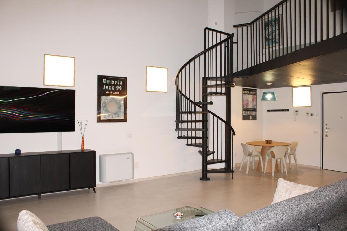 Milan Space Loft – Apartment close to M5 subway – Free Parking –