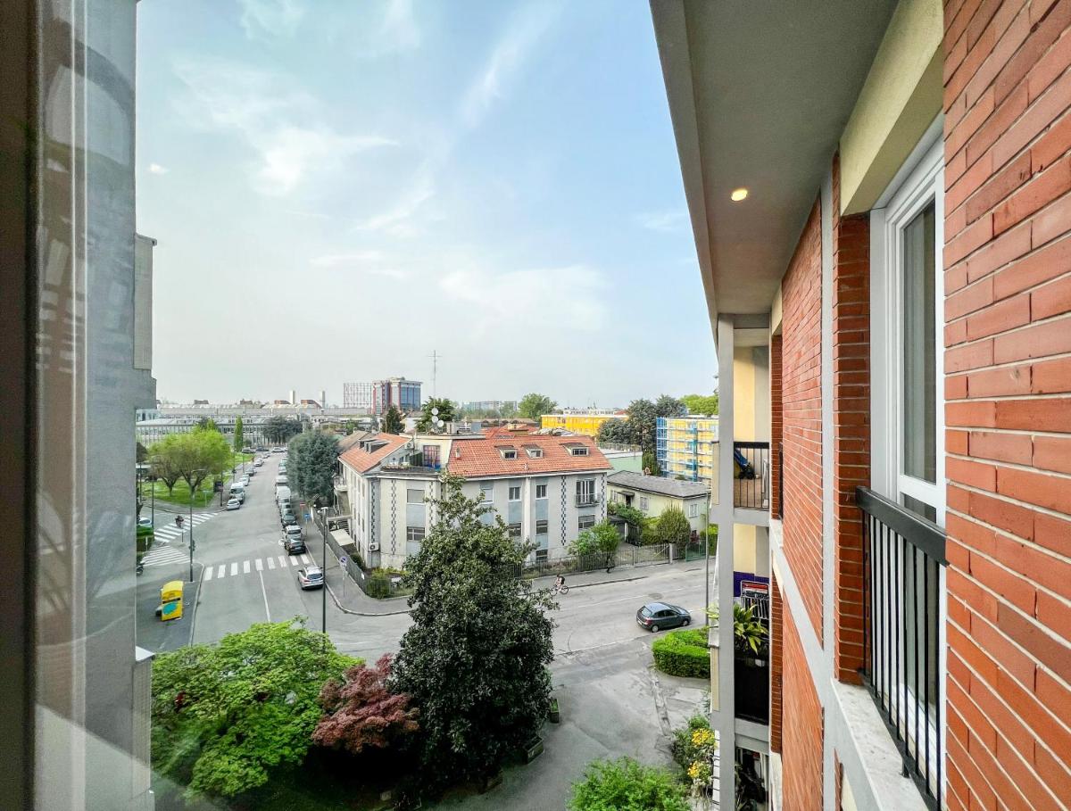 Repetti Suites – Two Indimendent Apartments 10 minutes to Milan City Centre & Linate Airport