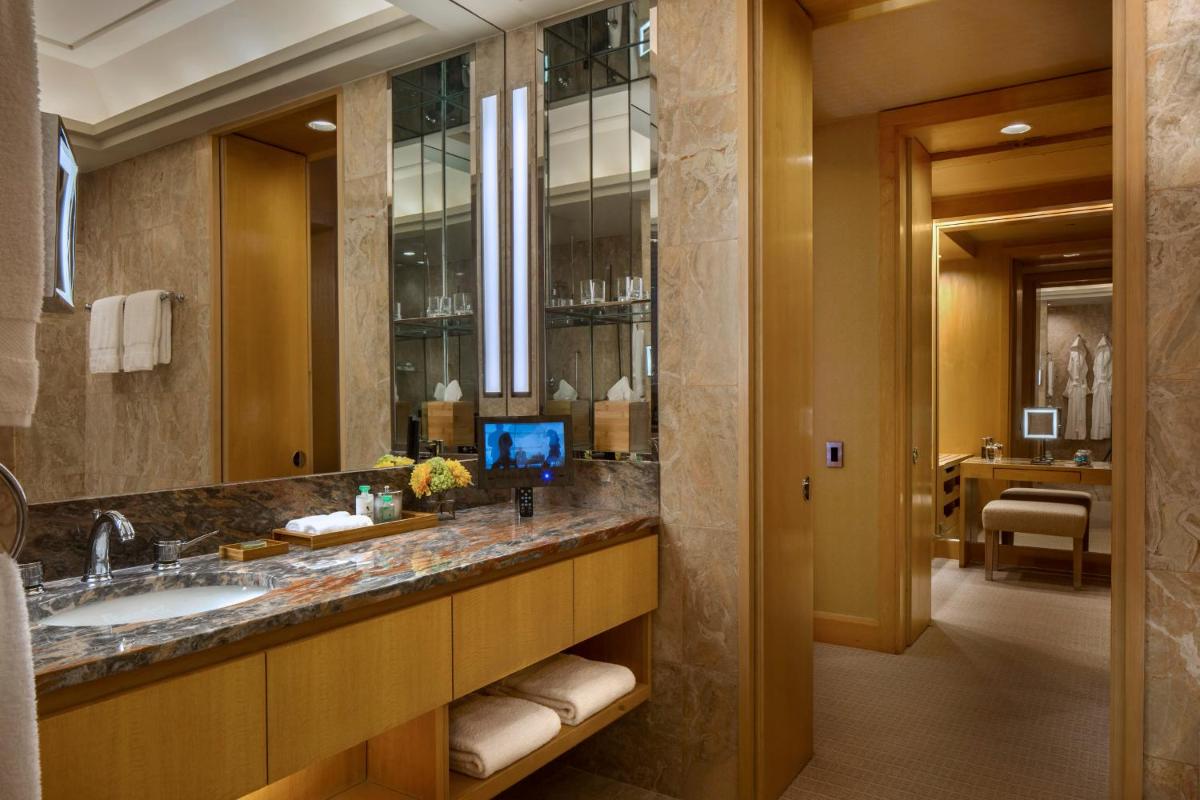 Four Seasons Hotel New York