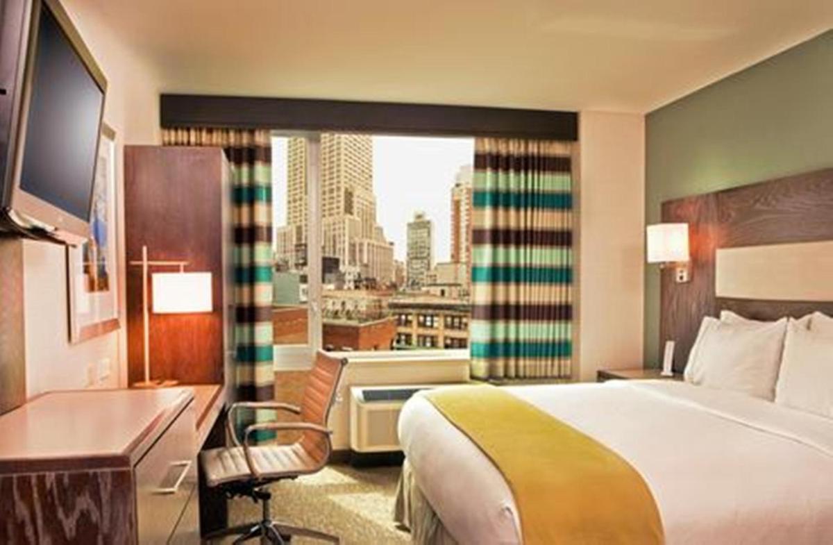 Holiday Inn Express – Times Square South, an IHG Hotel