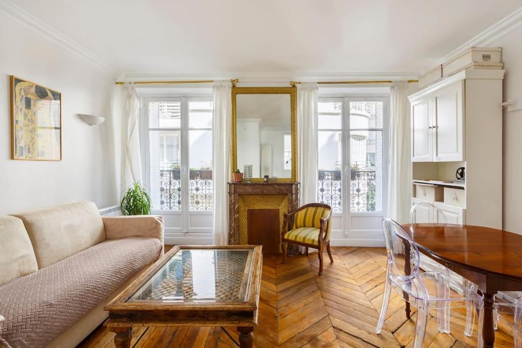 Appartement Haussmannien Place de l etoile