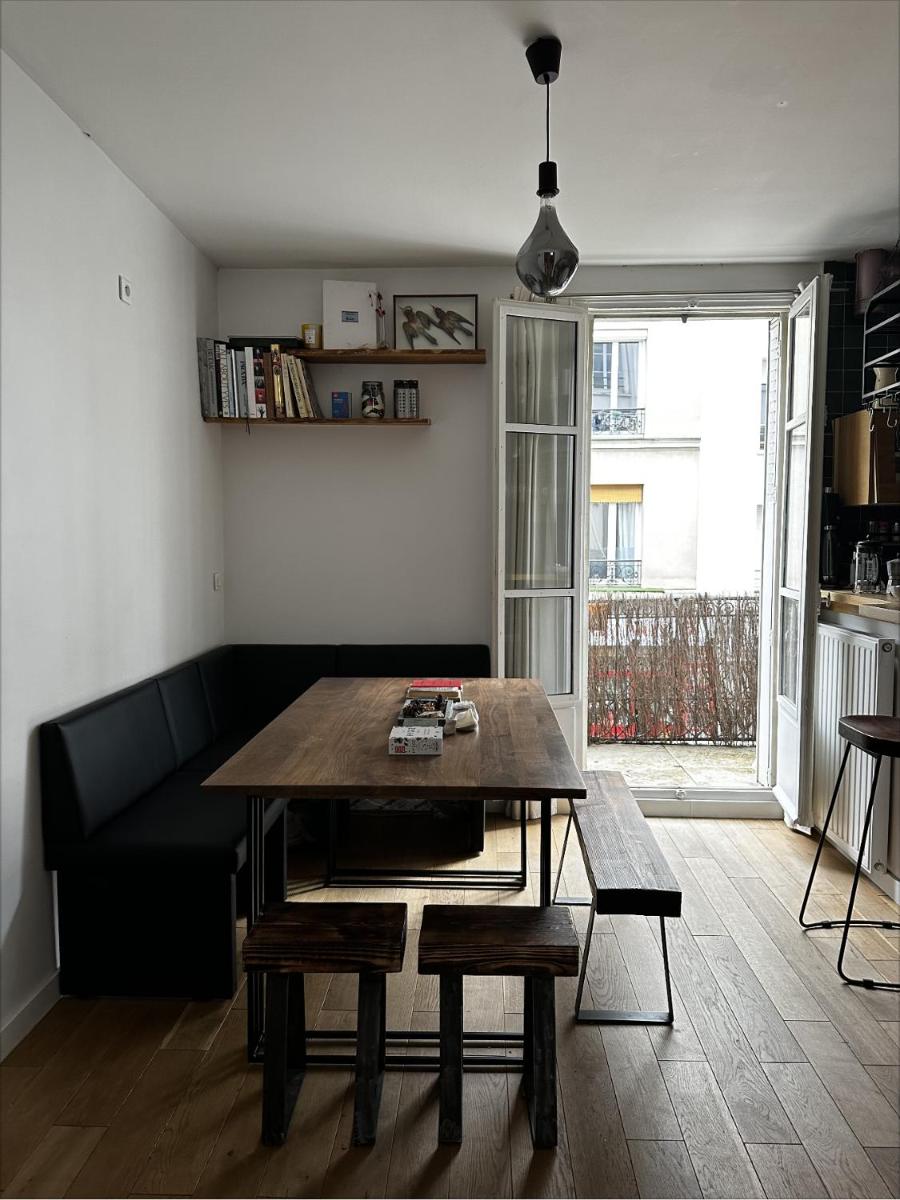 Art House bastille 2 bed apartment w balcony, 11eme super trendy neighbourhood