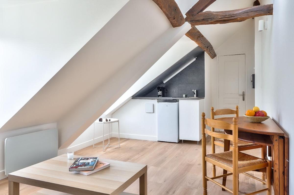 Charming 1 Bedroom Apt in the Heart of Paris (6F)