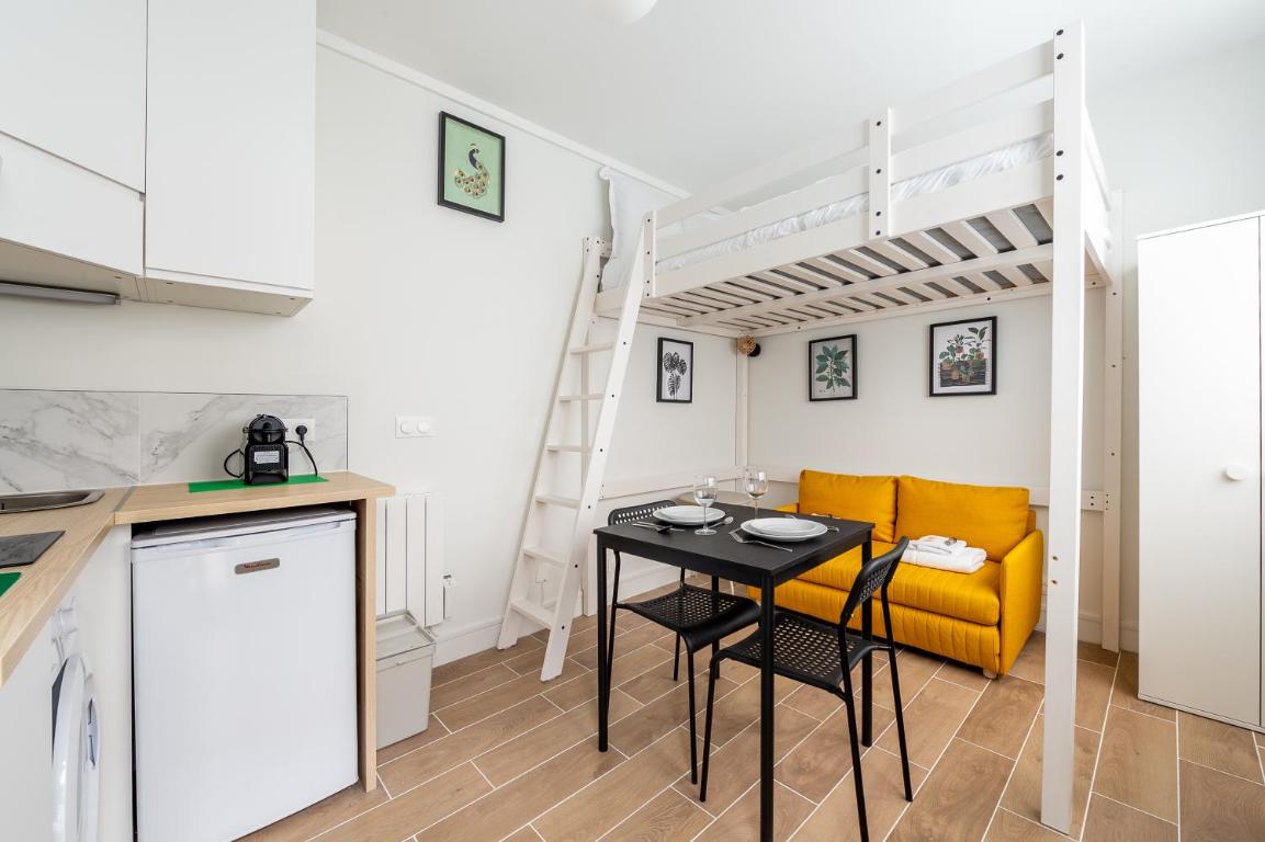 Close to Montmartre l Fully equipped studio