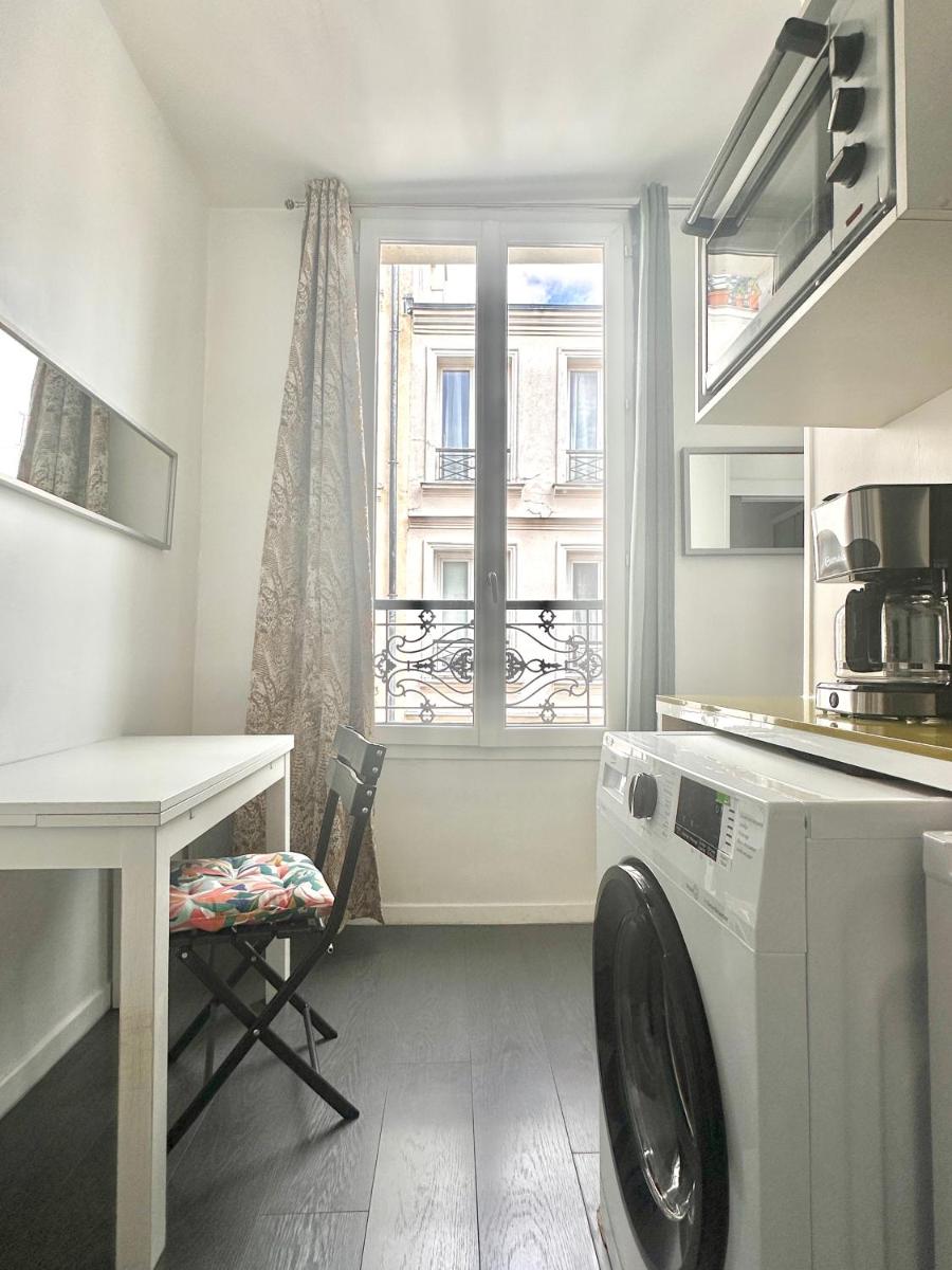 Comfortable and secure Montmartre studio Berthe