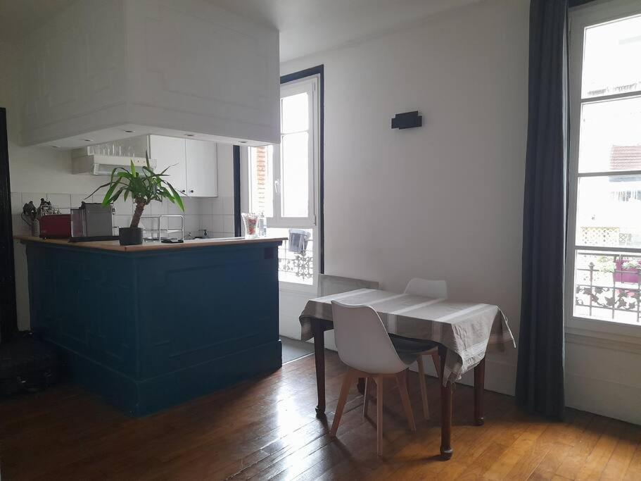 Coźy apartment in Paris