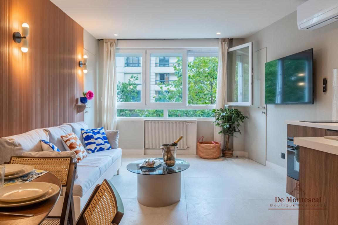 De Montescal Montparnasse AC appartment in a prime location