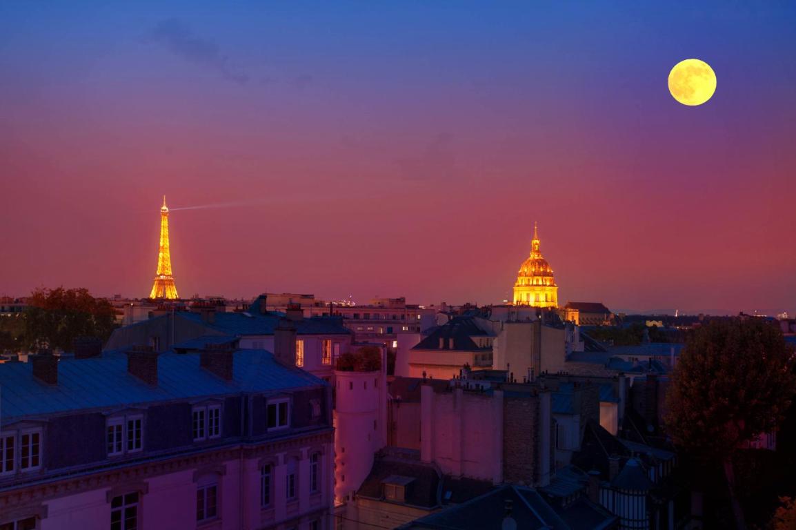 Eiffel Tower view + terrace Saint Germain des Pres