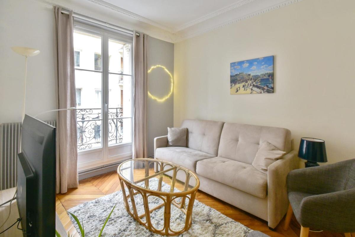 Elegant Parisian flat with balcony – Welkeys