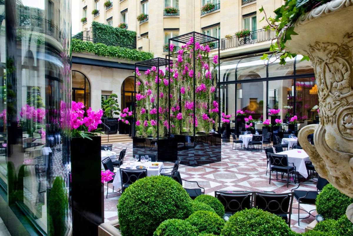 Four Seasons Hotel George V Paris