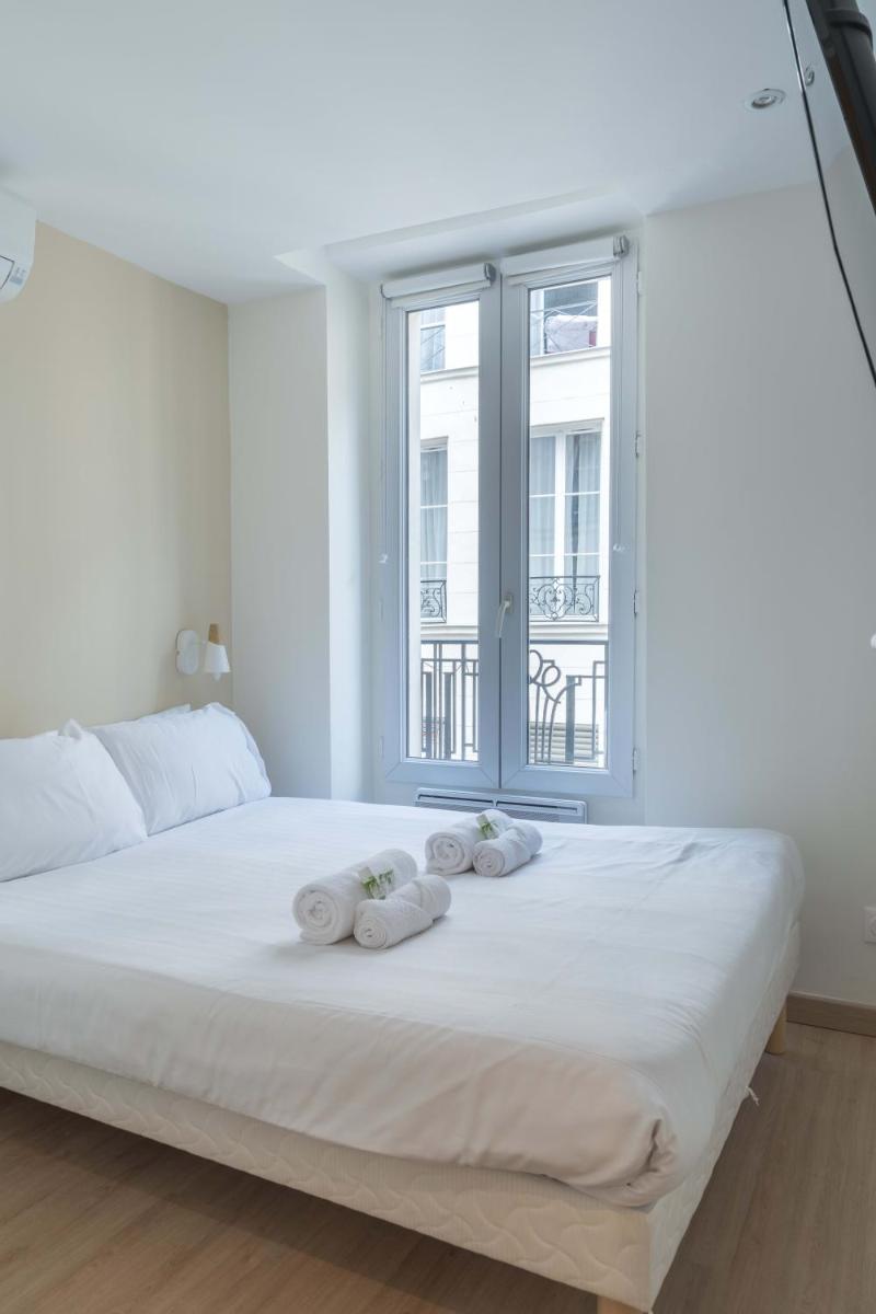 Lavie Maison Parisian Aircon Gem