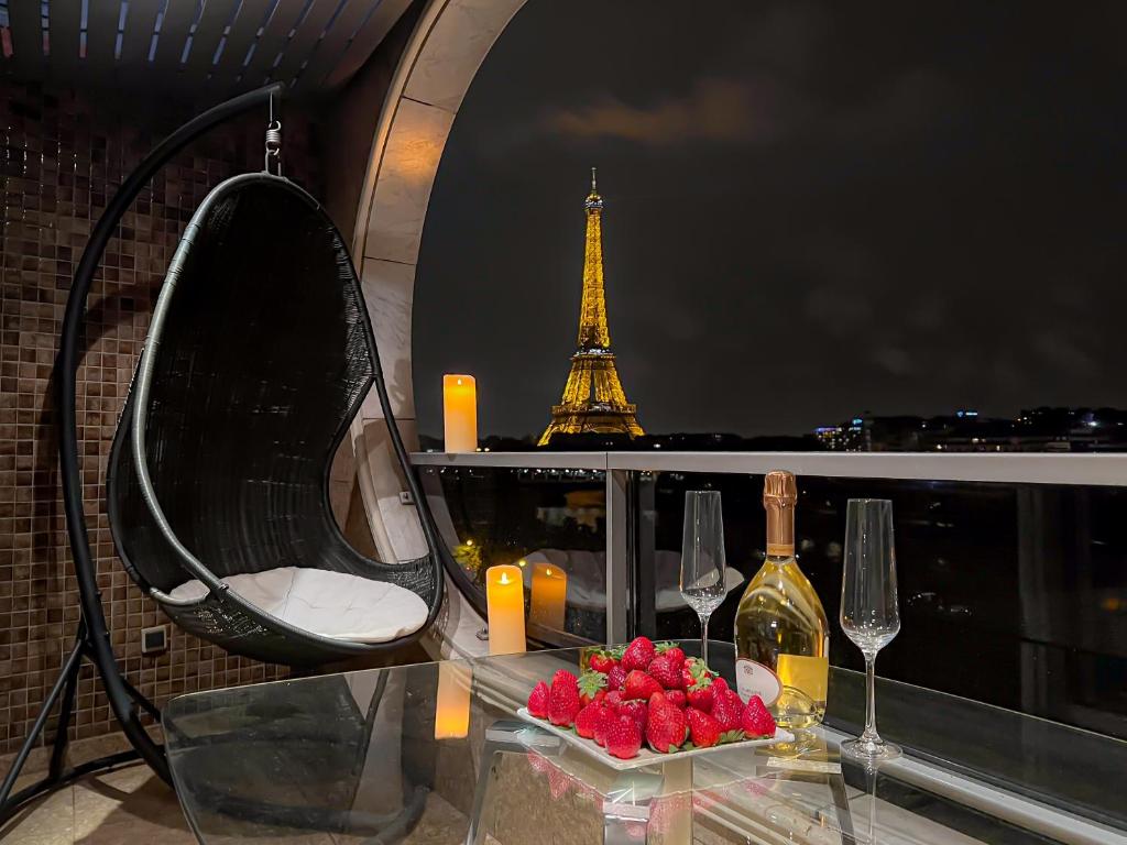 Les Amoureux de la Tour Eiffel