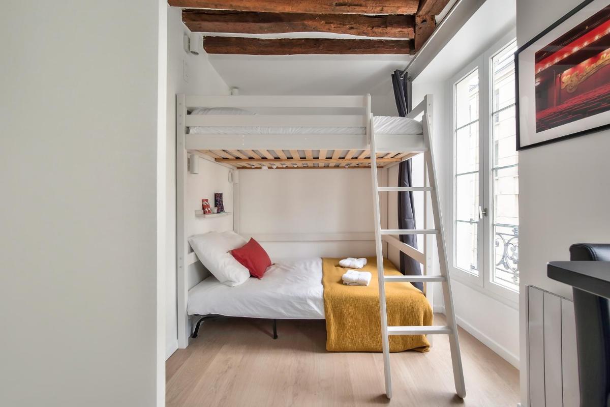 Lovely Mezzanine Studio in the Heart of Paris 3M