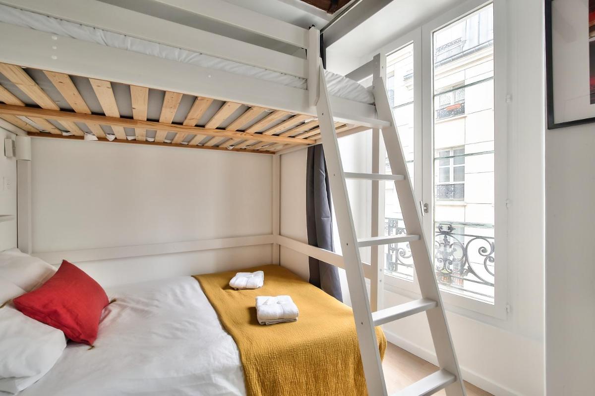 Lovely Mezzanine Studio in the Heart of Paris 3M