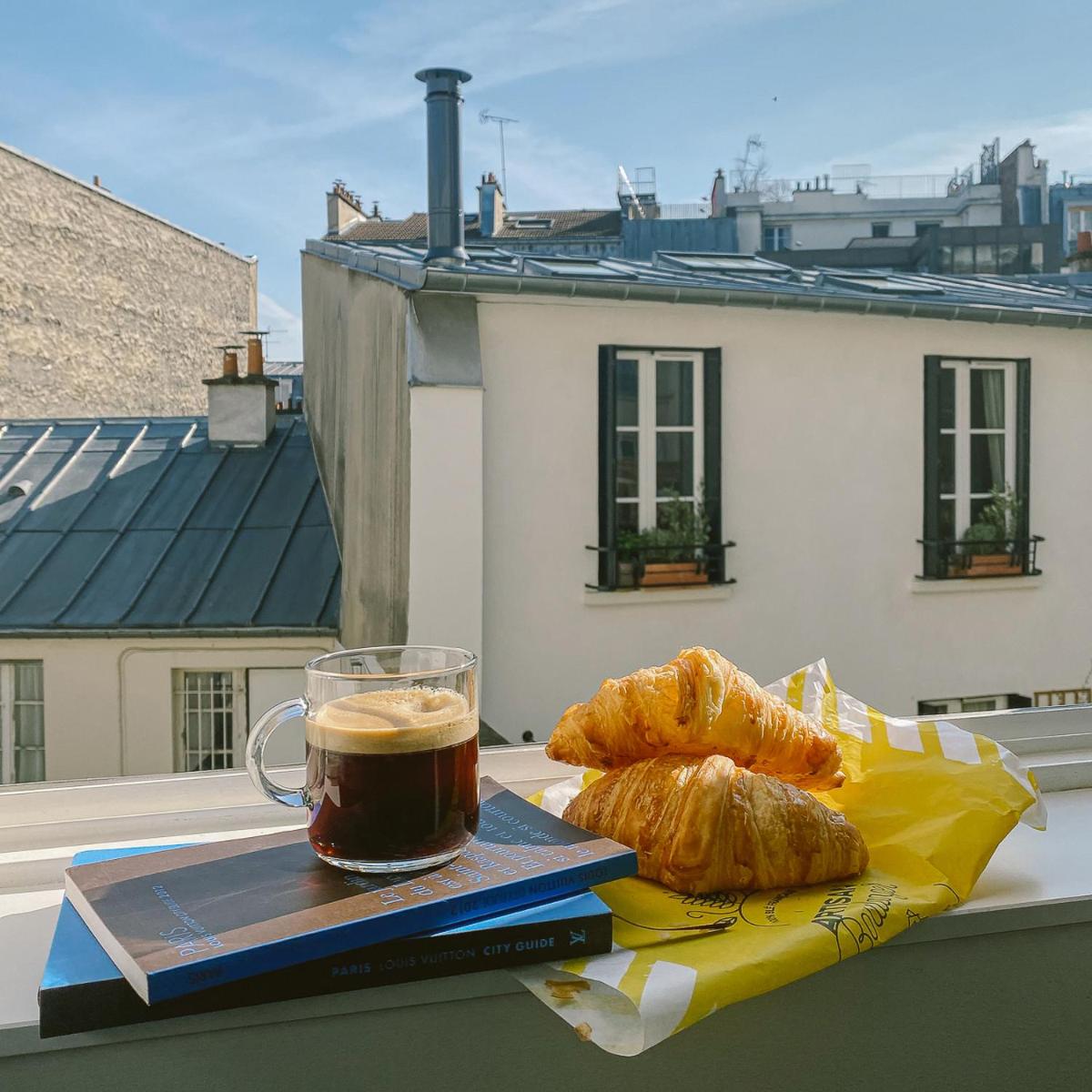 MONTMARTRE ROMANTIC, Bed & Breakfast – Paris