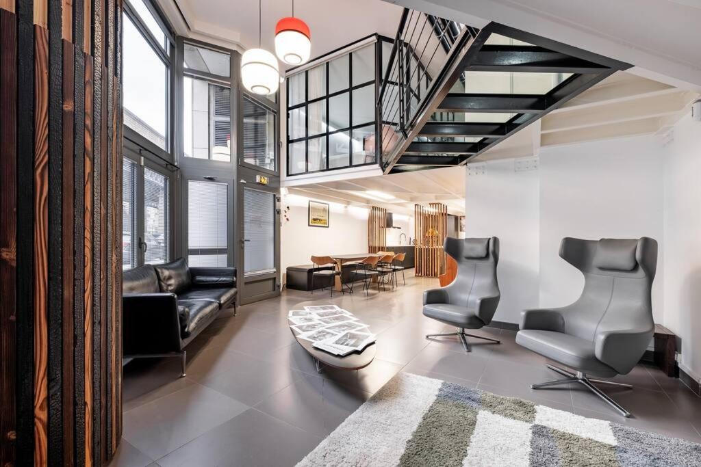 Modern loft – close to Eiffel Tower